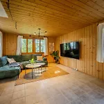 Peaceful Alpine Hideaway - Hot Tub & Terrace * Axalp