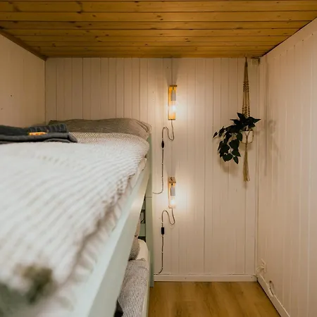 Peaceful Alpine Hideaway - Hot Tub & Terrace Axalp