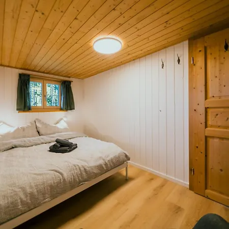 Peaceful Alpine Hideaway - Hot Tub & Terrace Axalp