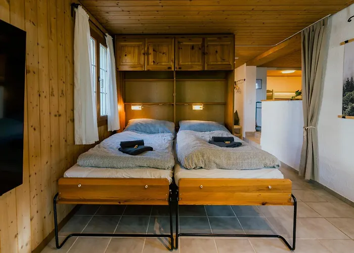 Peaceful Alpine Hideaway - Hot Tub & Terrace * Axalp