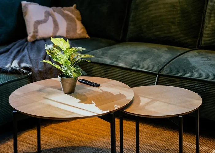 Peaceful Alpine Hideaway - Hot Tub & Terrace Lejlighed Axalp