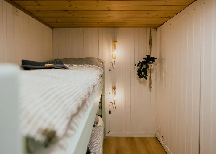 Peaceful Alpine Hideaway - Hot Tub & Terrace Axalp