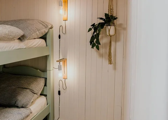 Peaceful Alpine Hideaway - Hot Tub & Terrace *