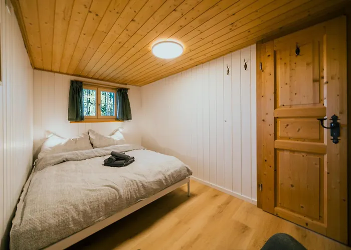 Peaceful Alpine Hideaway - Hot Tub & Terrace Axalp