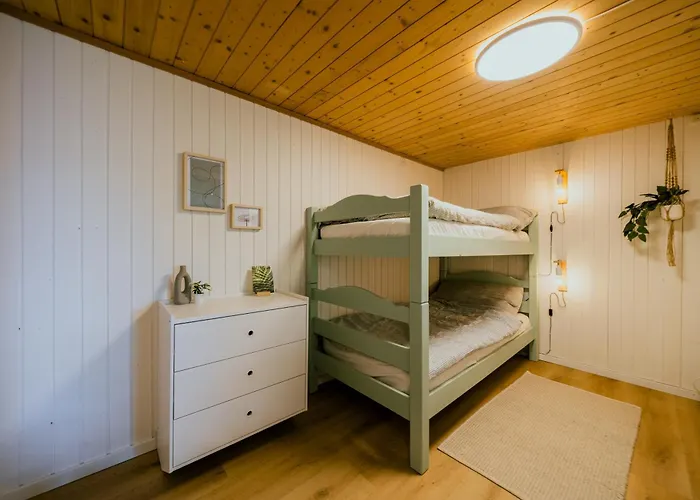 Lejlighed Peaceful Alpine Hideaway - Hot Tub & Terrace *