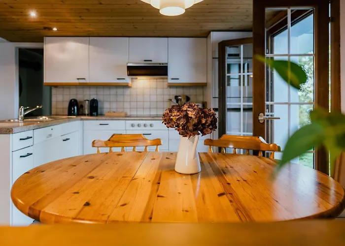 Peaceful Alpine Hideaway - Hot Tub & Terrace *