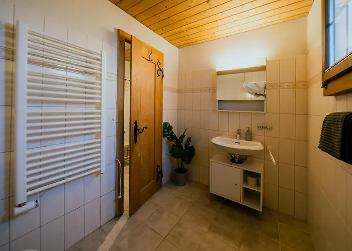 Peaceful Alpine Hideaway - Hot Tub & Terrace Axalp