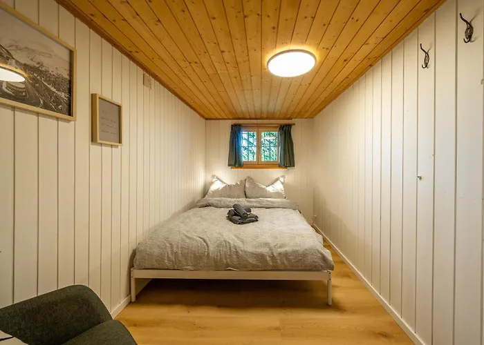 Peaceful Alpine Hideaway - Hot Tub & Terrace Apartman