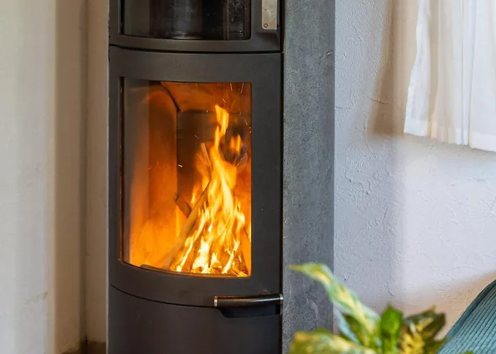 Peaceful Alpine Hideaway - Hot Tub & Terrace