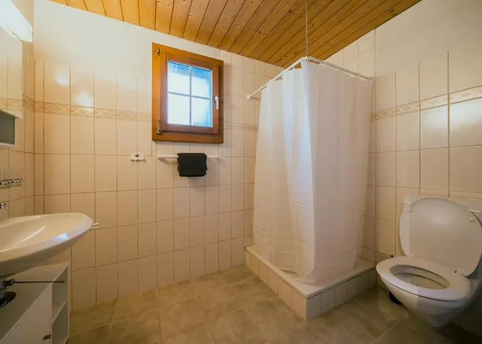 Peaceful Alpine Hideaway - Hot Tub & Terrace Apartman