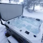 Peaceful Alpine Hideaway - Hot Tub & Terrace