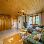 Peaceful Alpine Hideaway - Hot Tub & Terrace