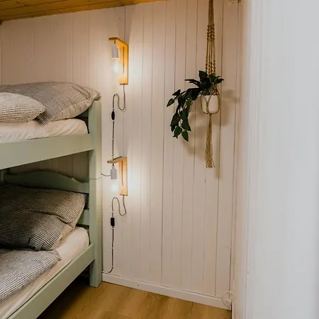 Peaceful Alpine Hideaway - Hot Tub & Terrace *