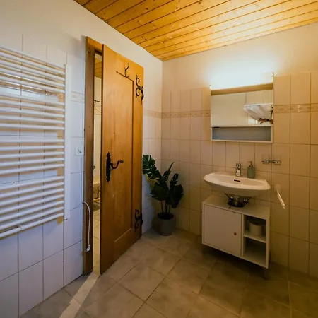 Peaceful Alpine Hideaway - Hot Tub & Terrace Axalp